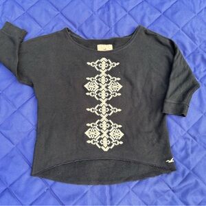 Black crop Top sweatshirt with White Embroidery